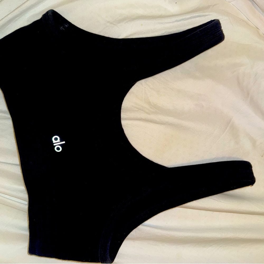 Alo sports top